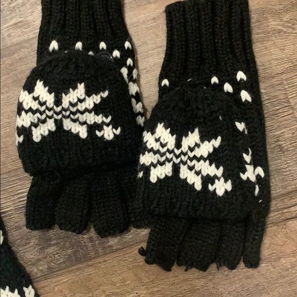 Scarf & gloves set - Picture 3 of 5